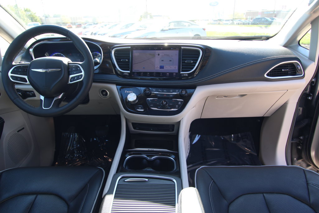 Used 2023 Chrysler Pacifica Limited w/ Uconnect Theater Family Group AWD/4WD image 49