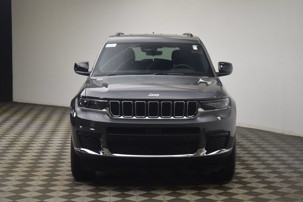 New 2026 Jeep Grand Cherokee L Laredo w/ Trailer Tow Package AWD/4WD image 2