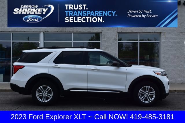 Used 2023 Ford Explorer XLT AWD/4WD image 3