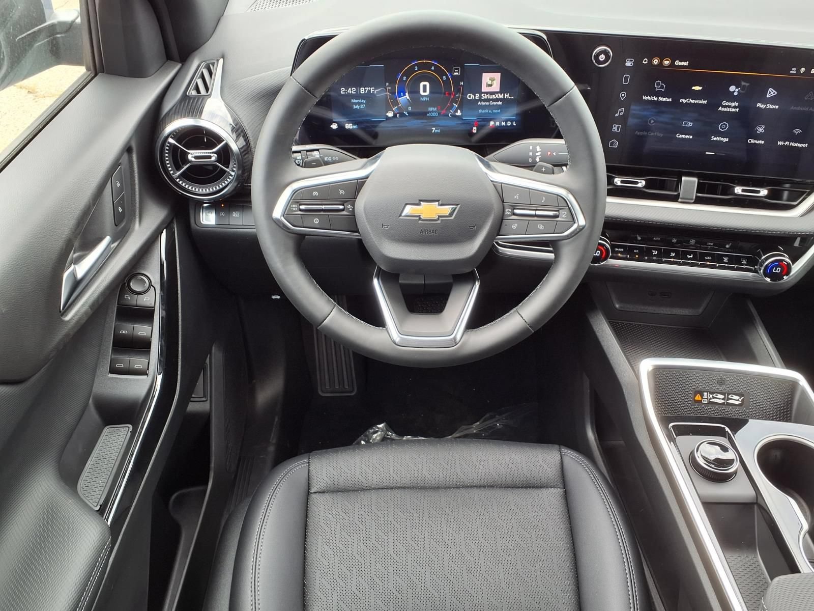 New 2026 Chevrolet Equinox LT w/ Convenience Package II FWD image 11