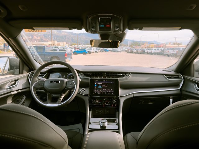 New 2025 Jeep Grand Cherokee L Laredo w/ Luxury Tech Group I image 20