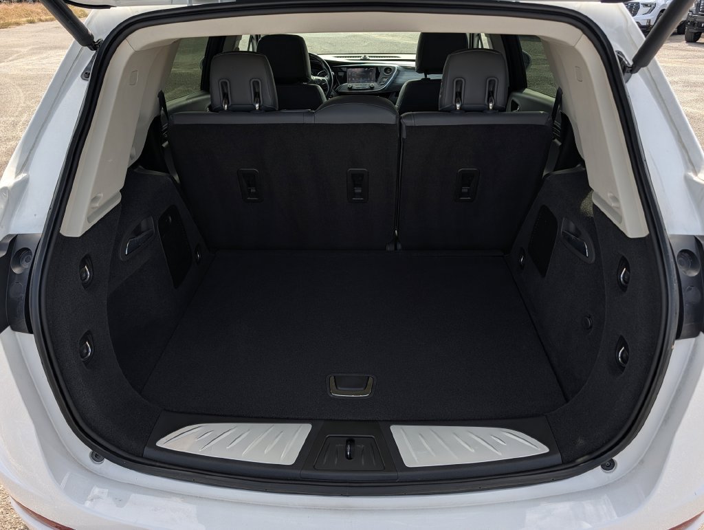 Used 2020 Buick Envision Essence FWD image 28