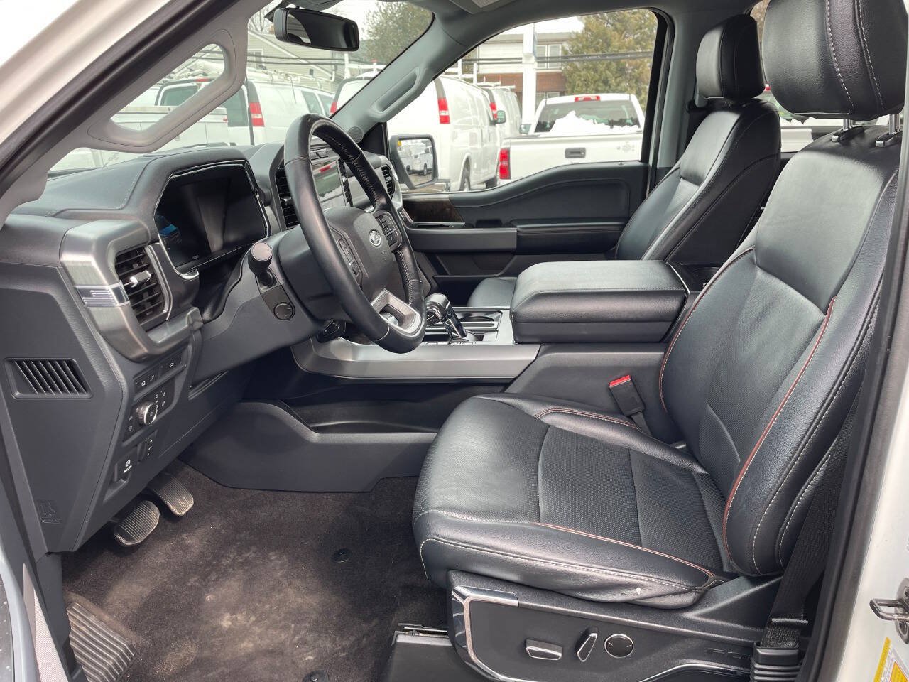 Used 2022 Ford F150 Lariat w/ Equipment Group 502A High AWD/4WD image 8