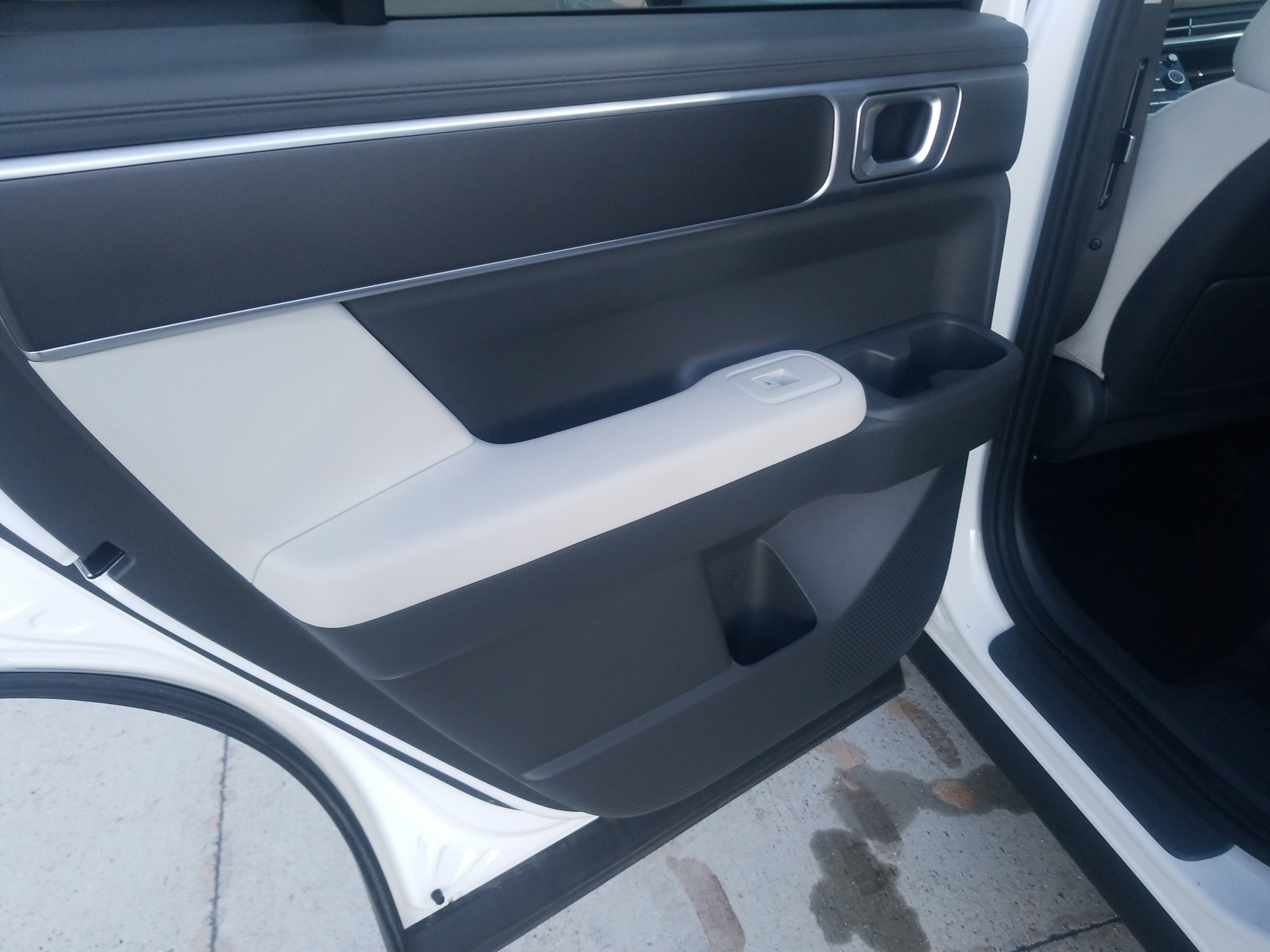 Certified 2025 Hyundai Santa Fe SE image 11