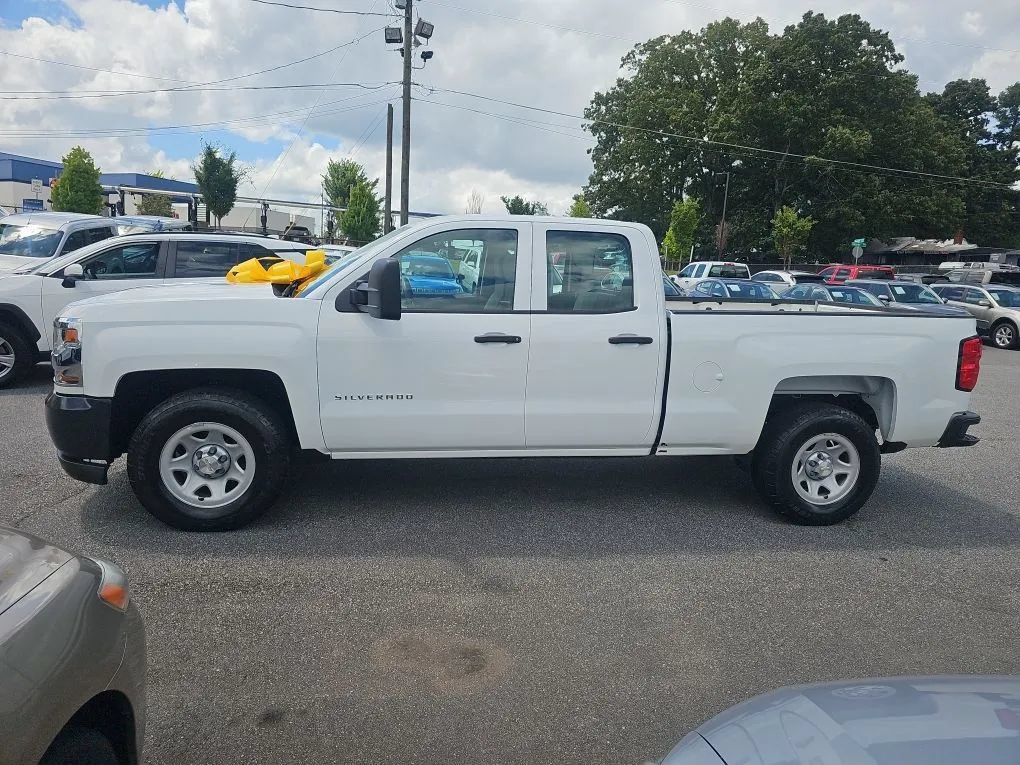 Used 2017 Chevrolet Silverado 1500 W/T w/ Trailering Package RWD image 5