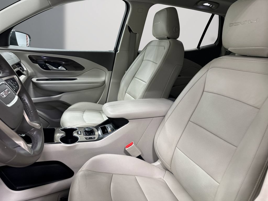 Used 2020 GMC Terrain Denali w/ Denali Premium Package FWD image 14