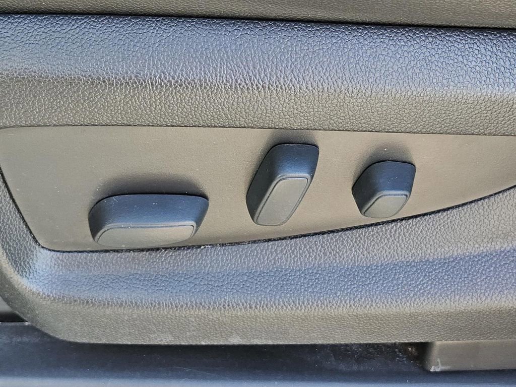 Used 2018 Chevrolet Tahoe Premier RWD image 27