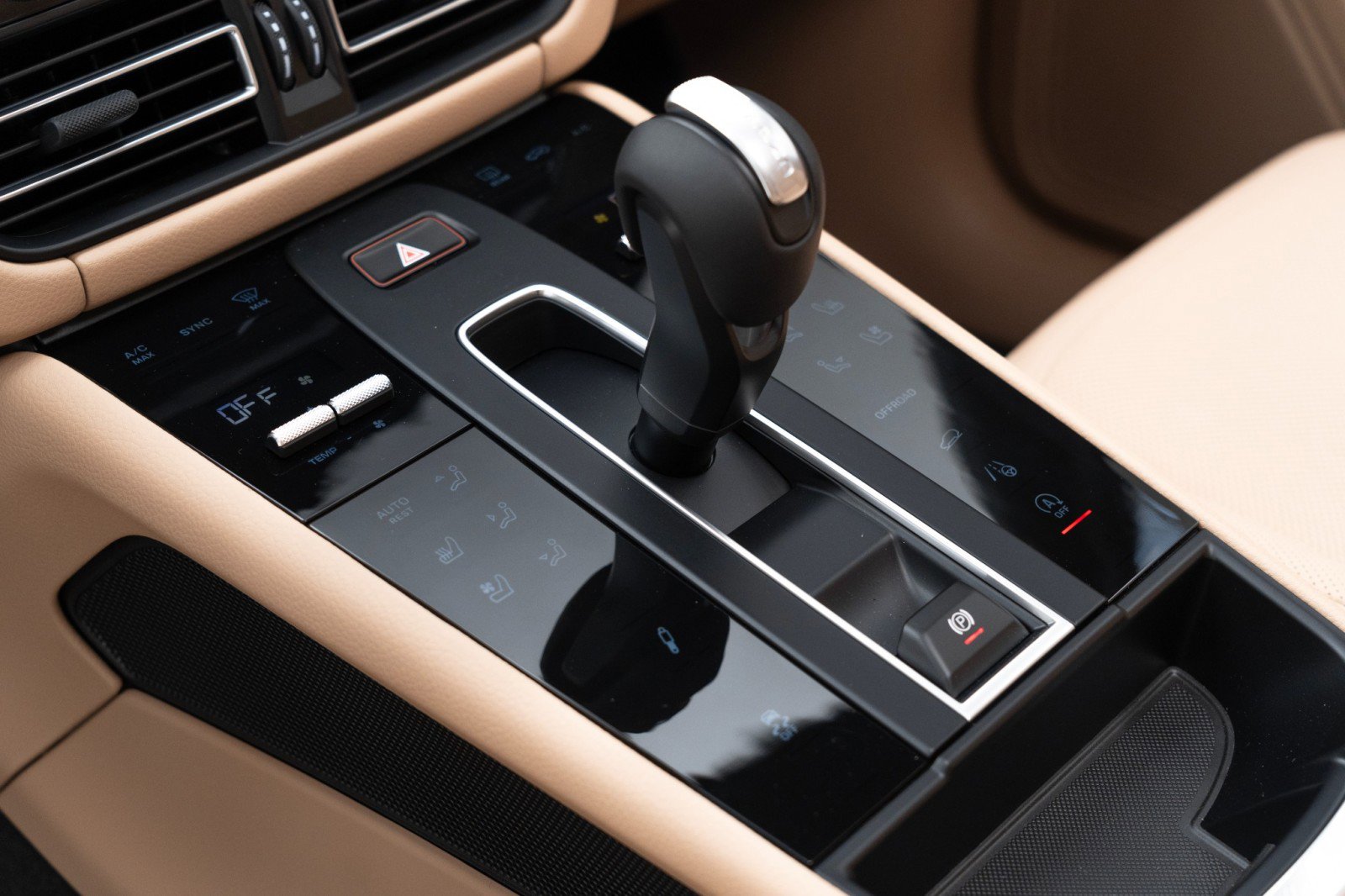 New 2025 Porsche Macan image 26