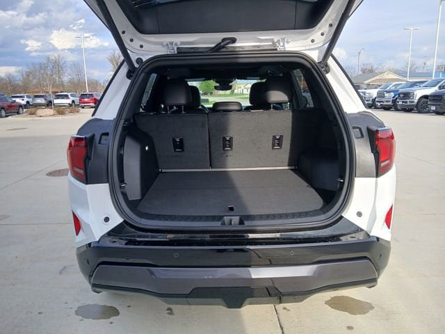 New 2026 GMC Terrain AT4 w/ Technology Package II AWD/4WD image 18