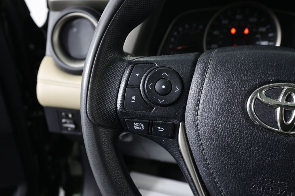 Used 2013 Toyota RAV4 XLE AWD/4WD image 33