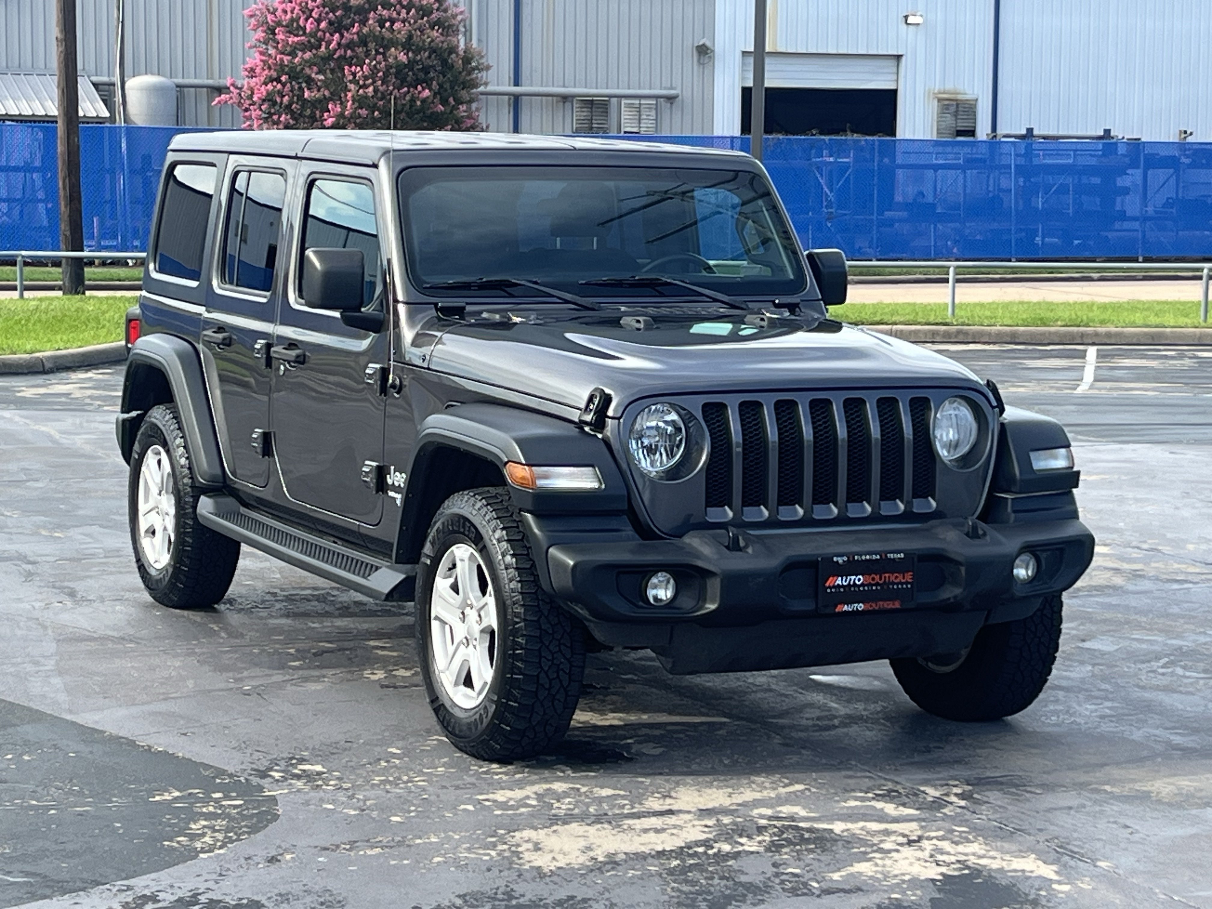 Used 2019 Jeep Wrangler Unlimited Sport S AWD/4WD image 3