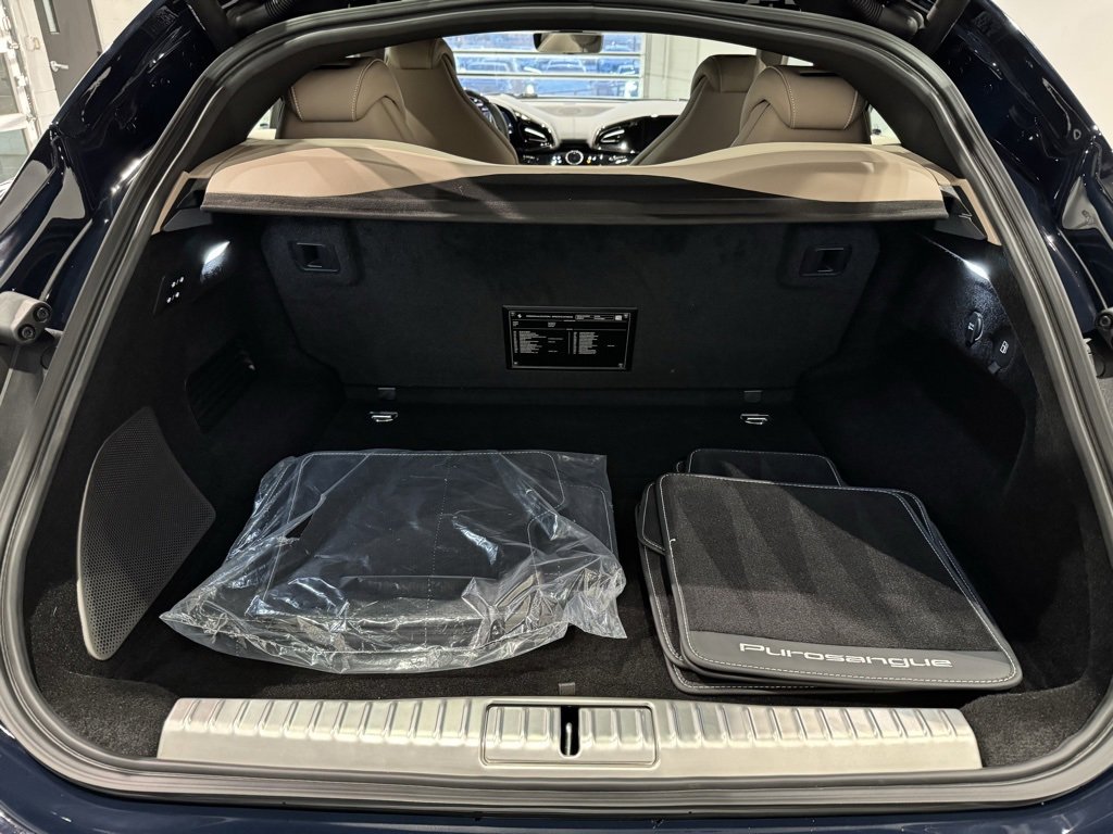 Used 2024 Ferrari Purosangue image 39