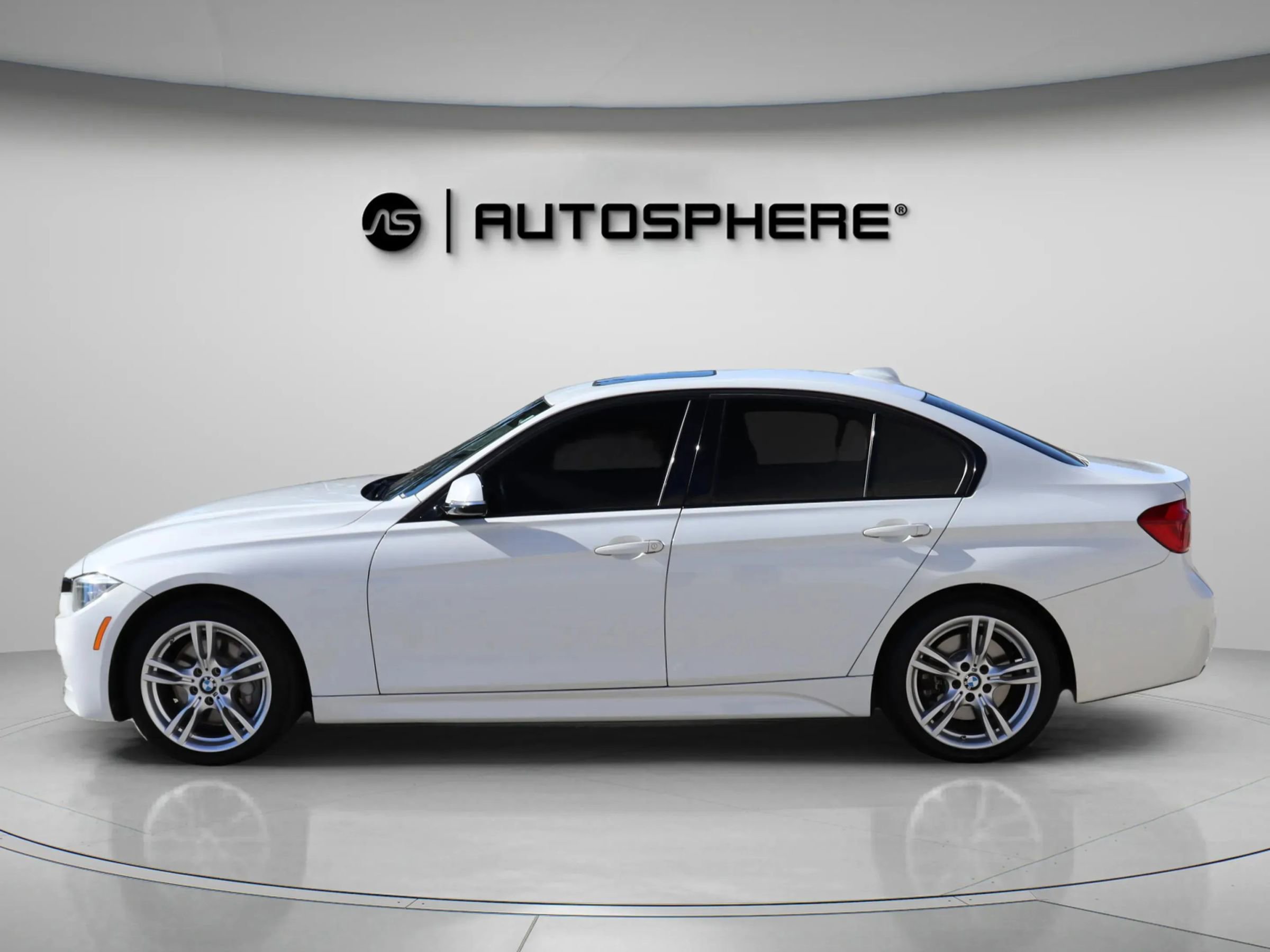 Used 2017 BMW 330i xDrive Sedan image 5