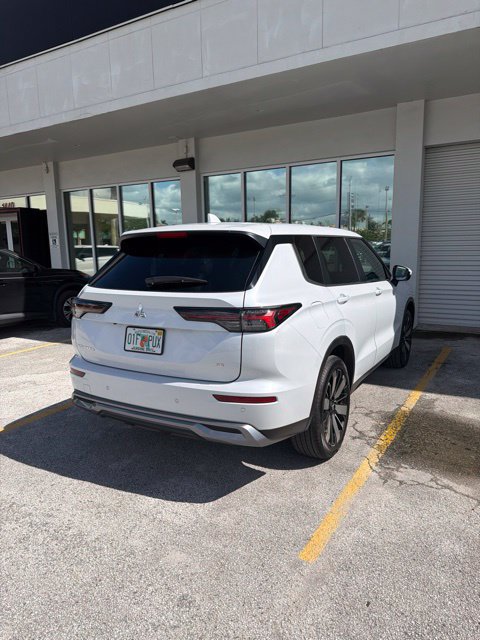 Used 2026 Mitsubishi Outlander SE FWD image 5
