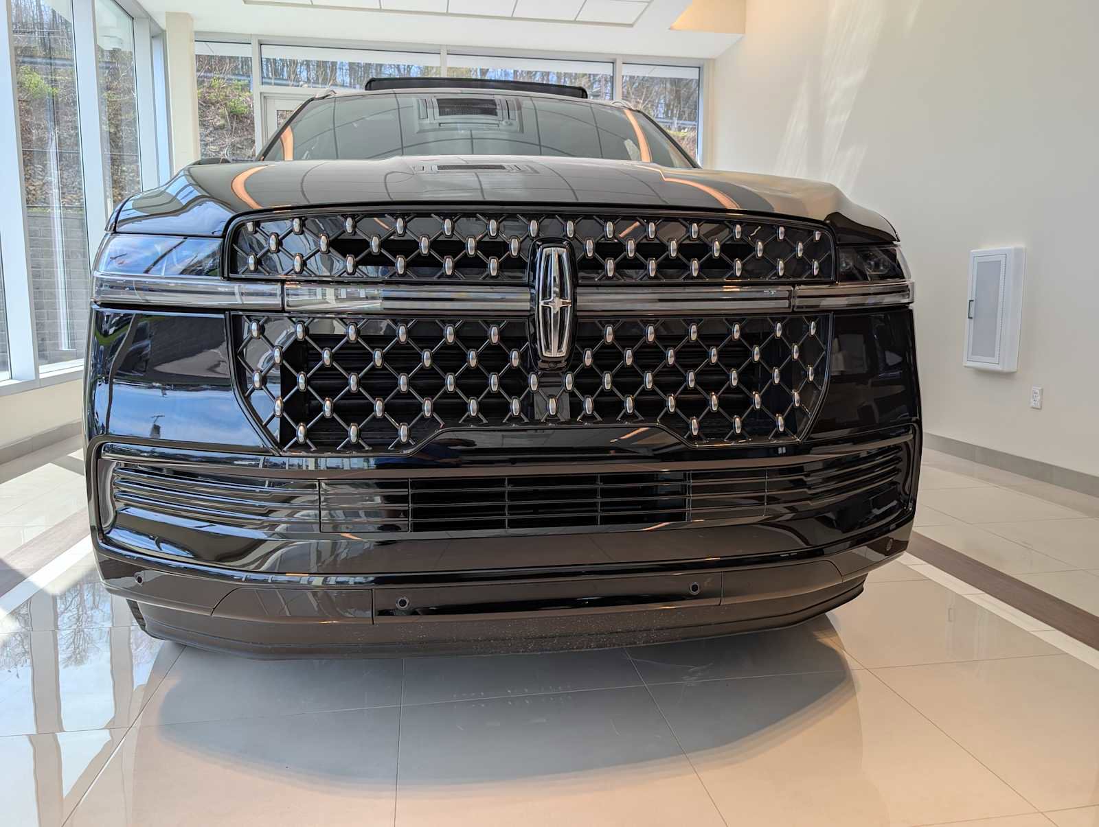 New 2026 Lincoln Navigator L Black Label AWD/4WD image 2