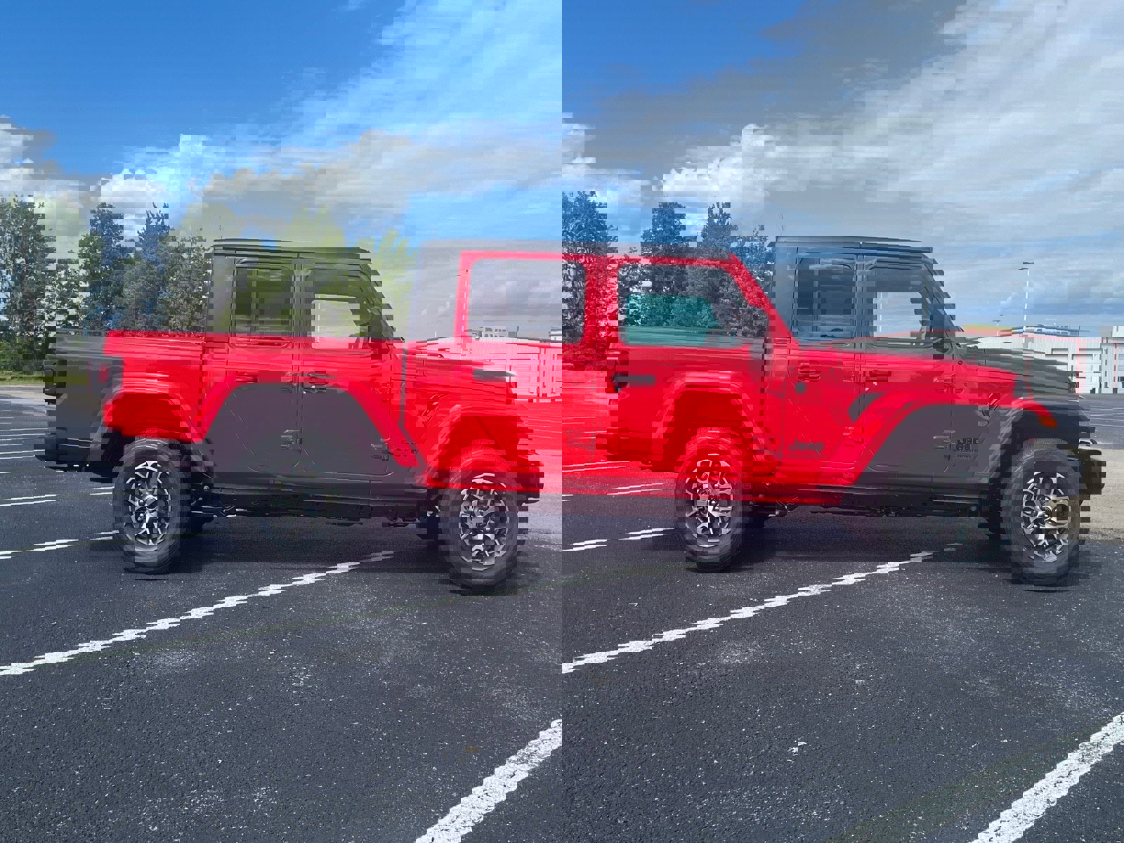 New 2025 Jeep Gladiator Sport image 4