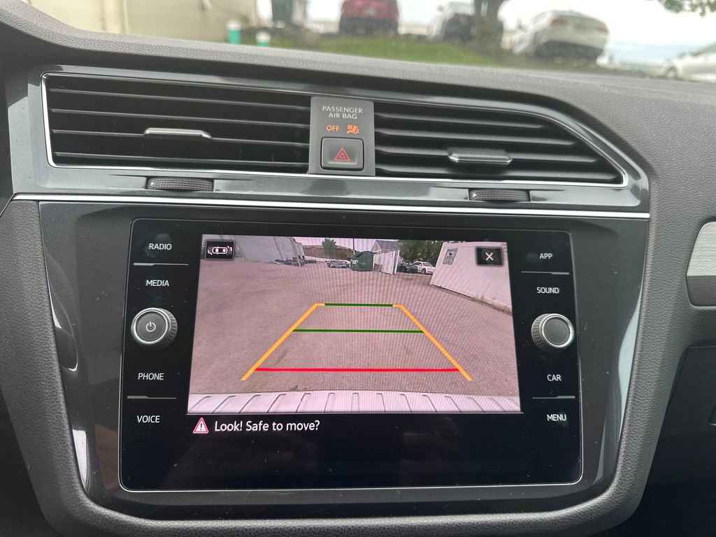 Used 2021 Volkswagen Tiguan SE w/ Panoramic Sunroof Package FWD image 46