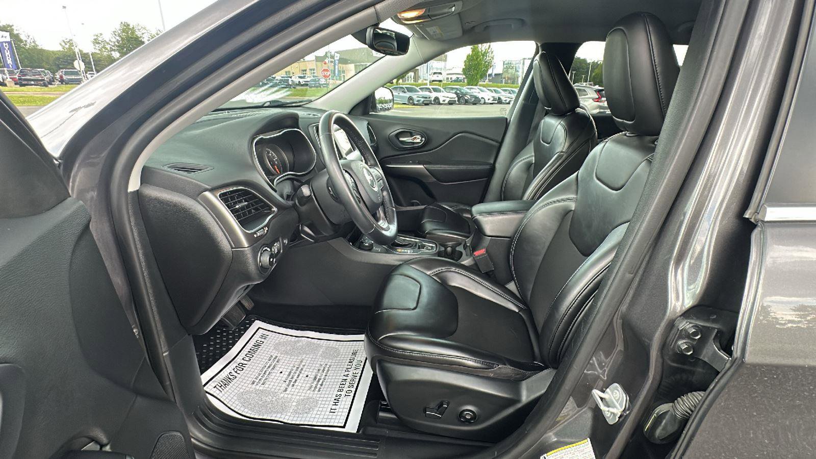 Used 2019 Jeep Cherokee Latitude Plus w/ Comfort/Convenience Group image 26