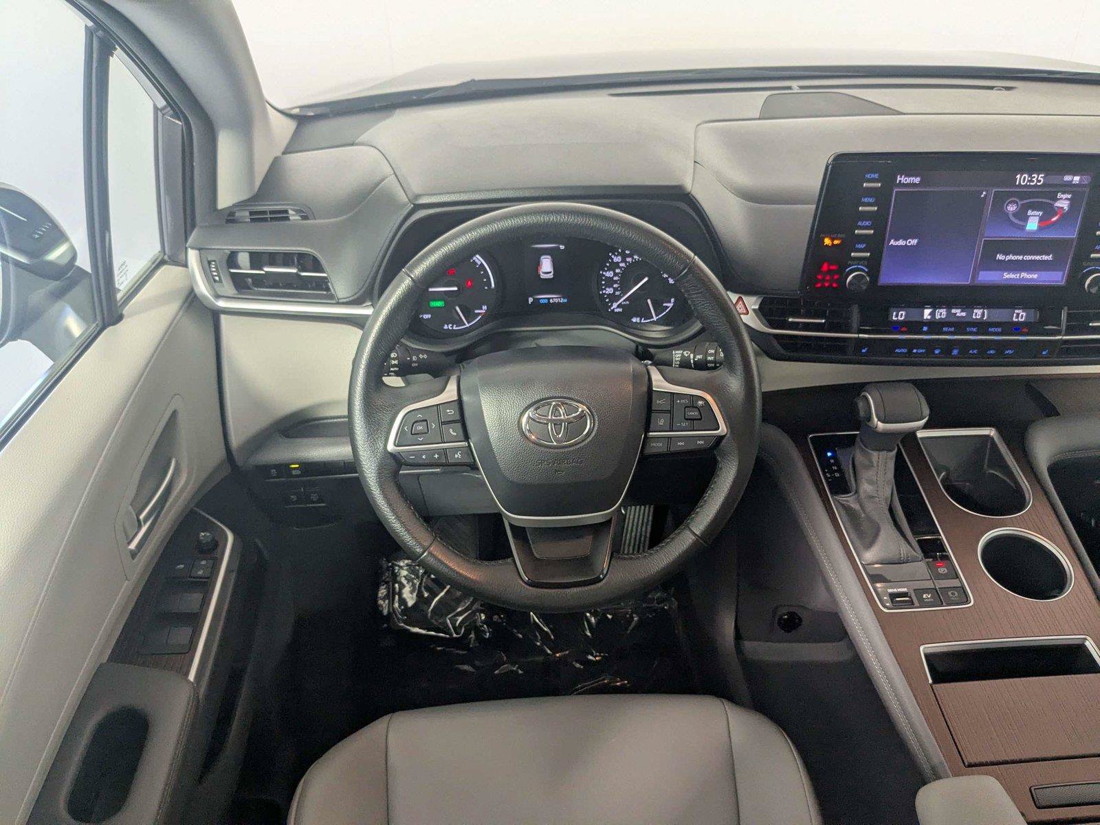Certified 2024 Toyota Sienna XLE FWD image 39