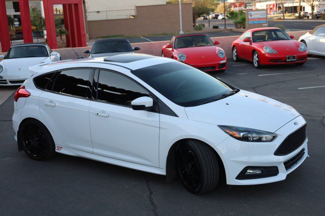 Used 2017 Ford Focus ST w/ Equipment Group 401A FWD image 11