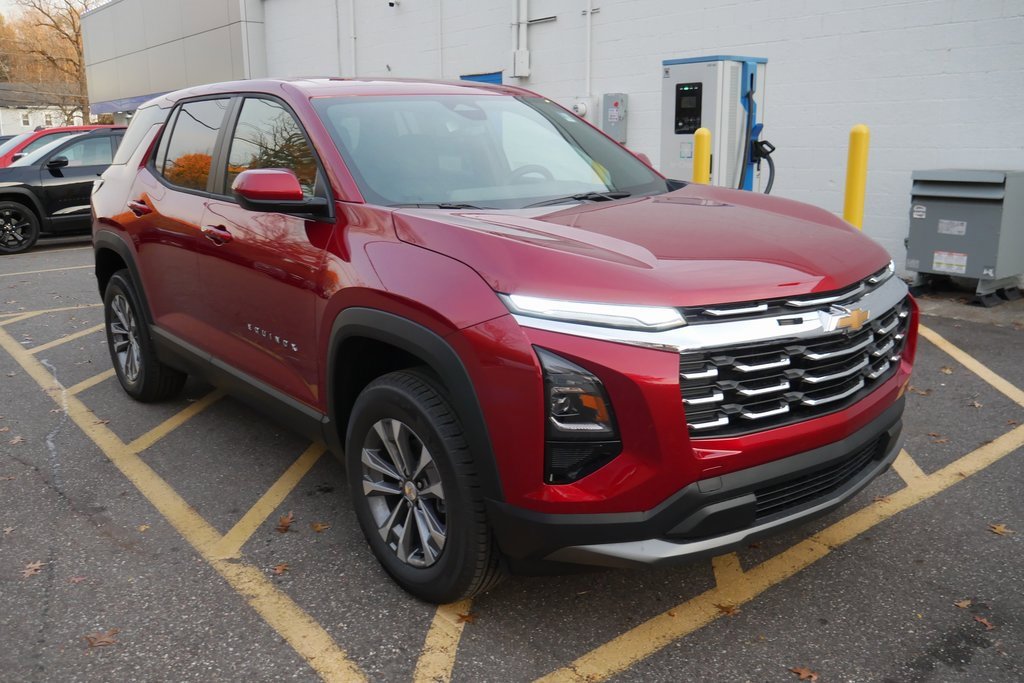 New 2026 Chevrolet Equinox LT image 2