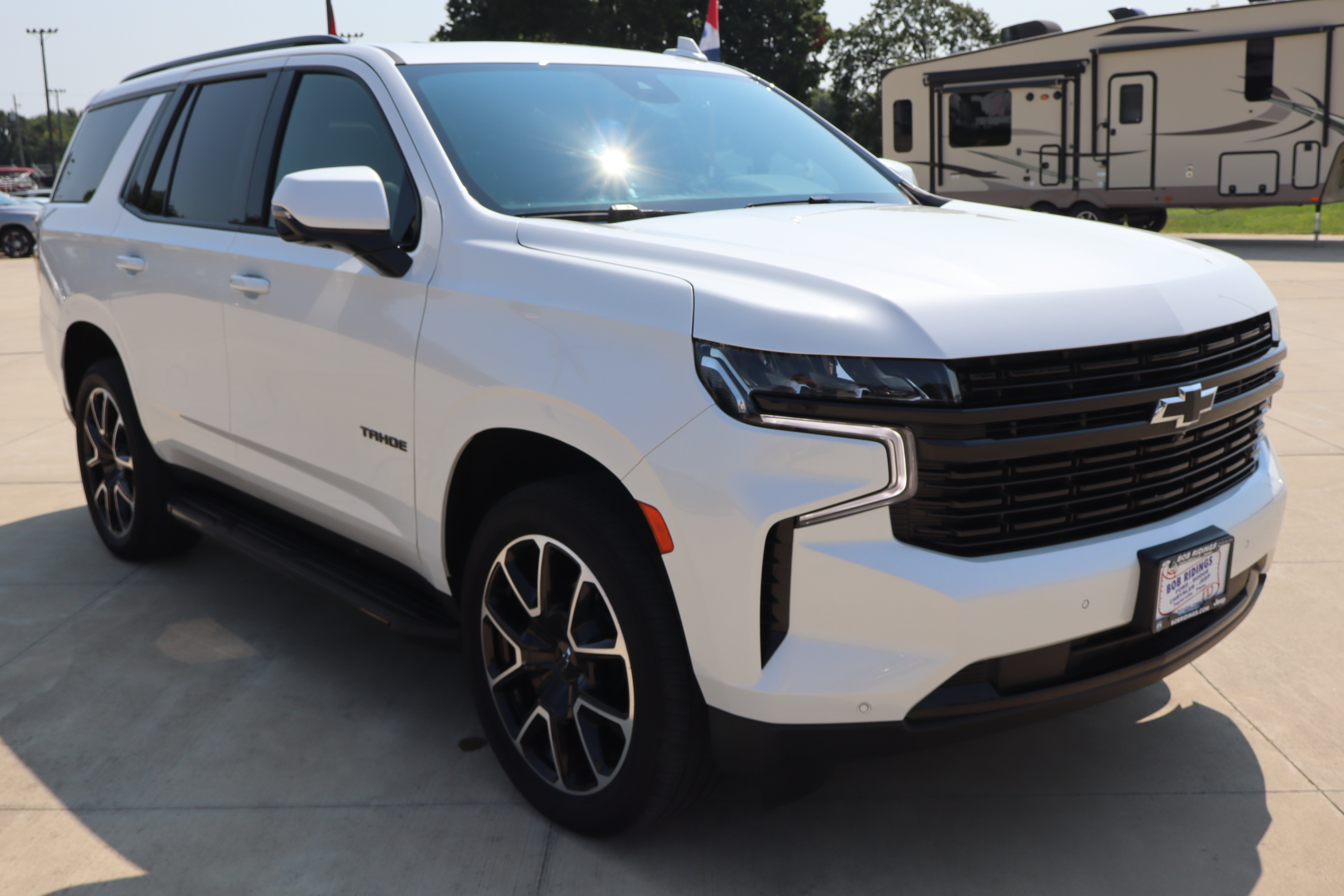 Used 2023 Chevrolet Tahoe RST w/ Luxury Package AWD/4WD image 3