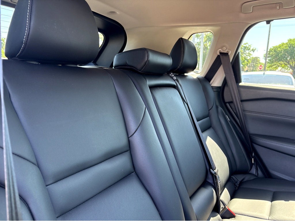 Used 2024 Nissan Rogue SL w/ SL Premium Package image 14