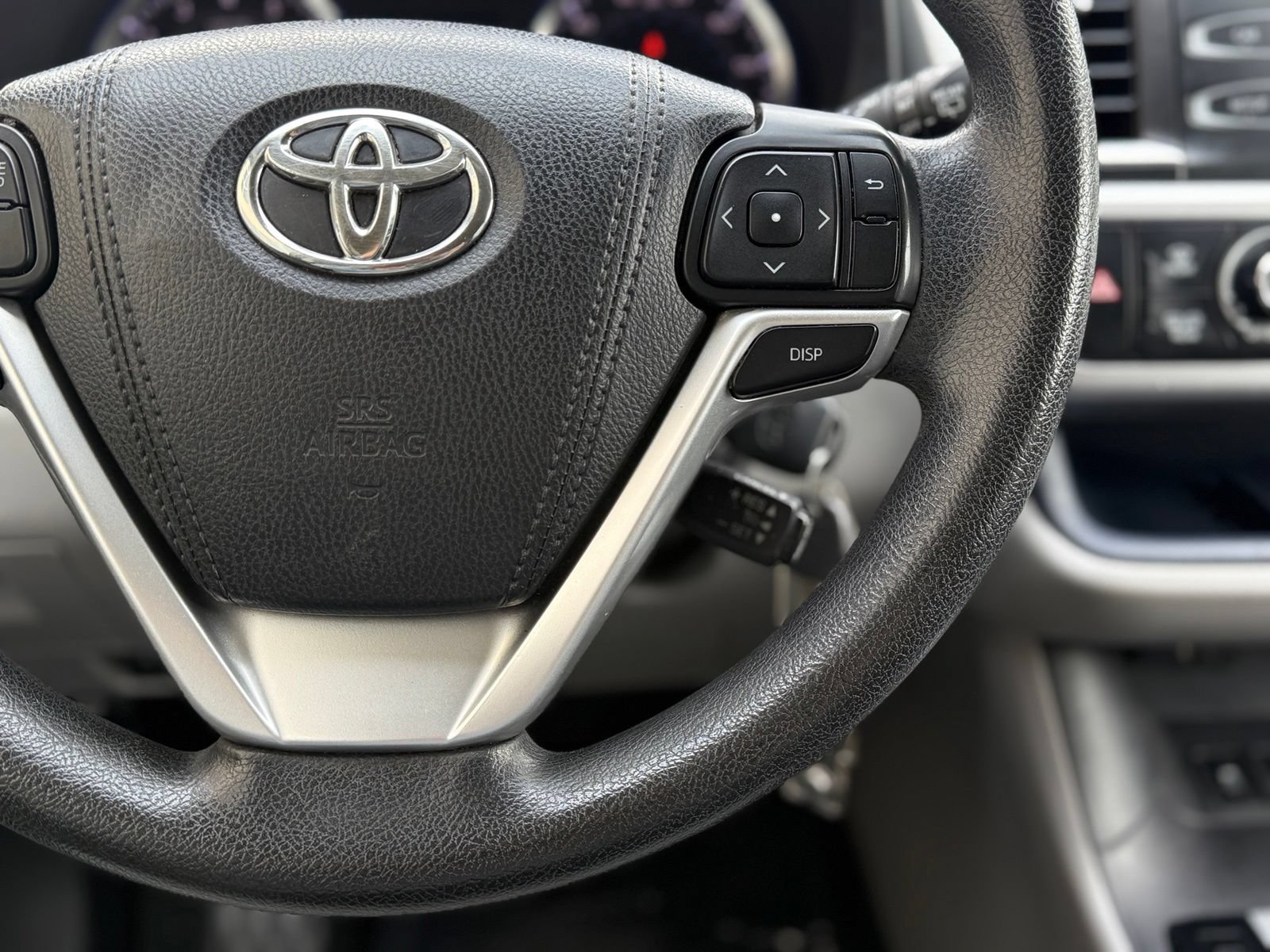 Used 2016 Toyota Highlander LE FWD image 27