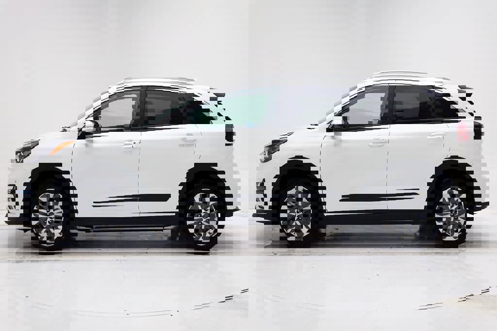 Used 2021 Kia Niro EX w/ Cold Weather Package image 6