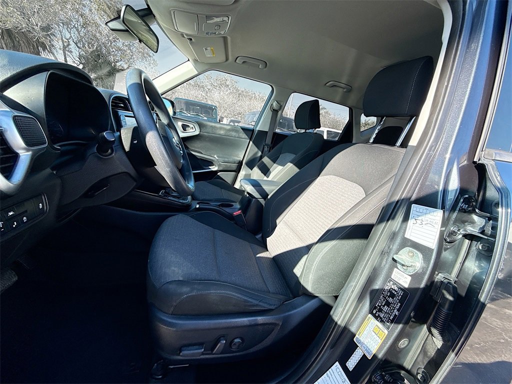 Used 2021 Kia Soul S image 22
