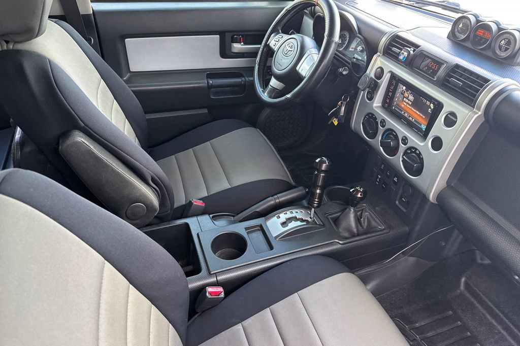 Used 2008 Toyota FJ Cruiser 4WD image 16