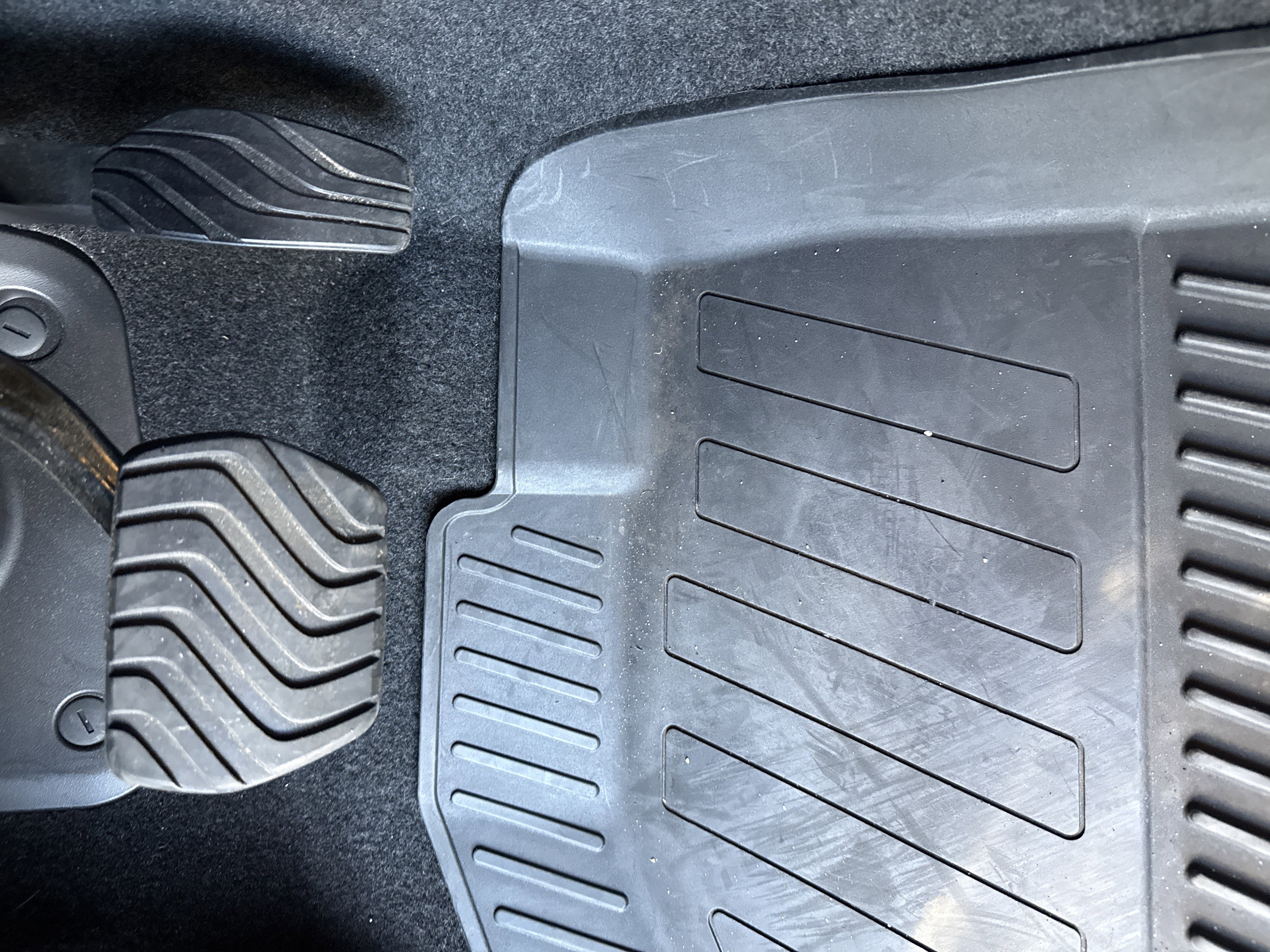 Used 2023 Nissan Rogue S image 17