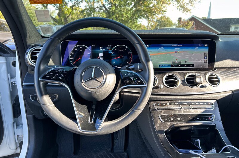 Used 2023 Mercedes-Benz E 350 4MATIC Sedan image 9