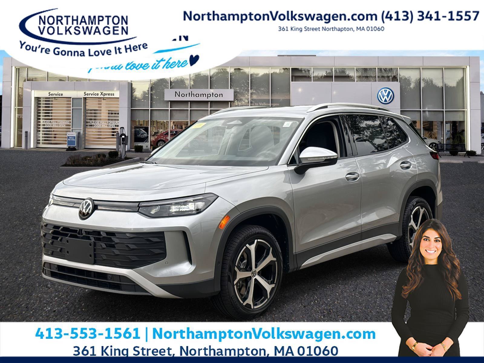 Used 2025 Volkswagen Tiguan SE AWD/4WD image 1