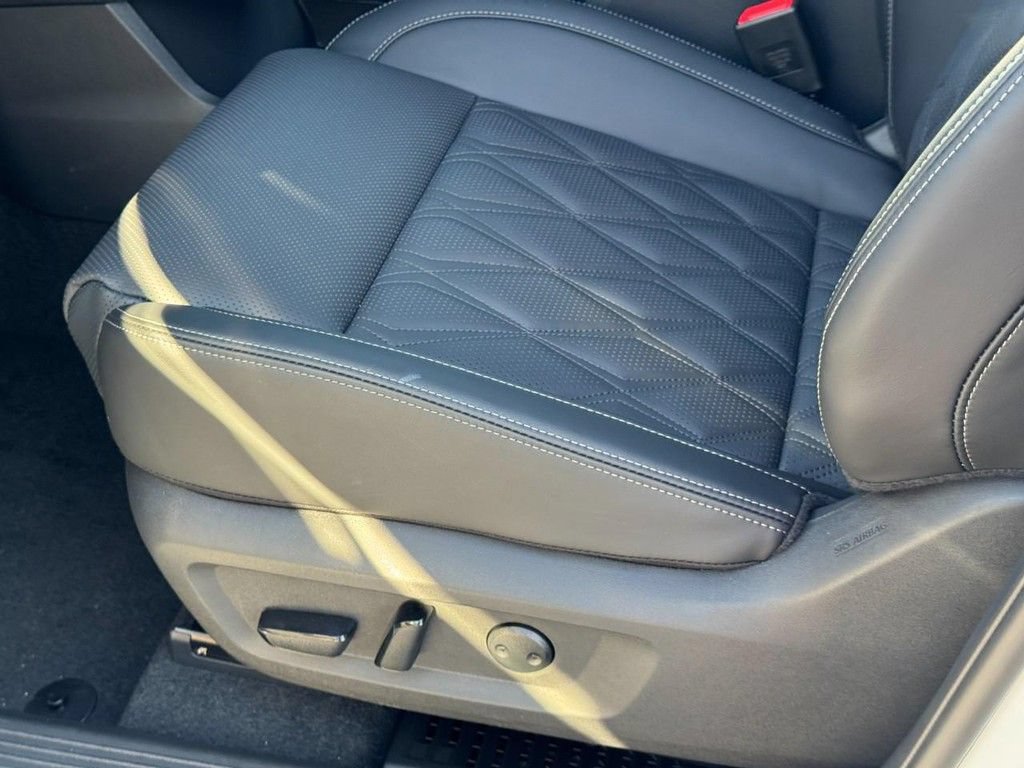 New 2026 Nissan Rogue Platinum AWD/4WD image 12
