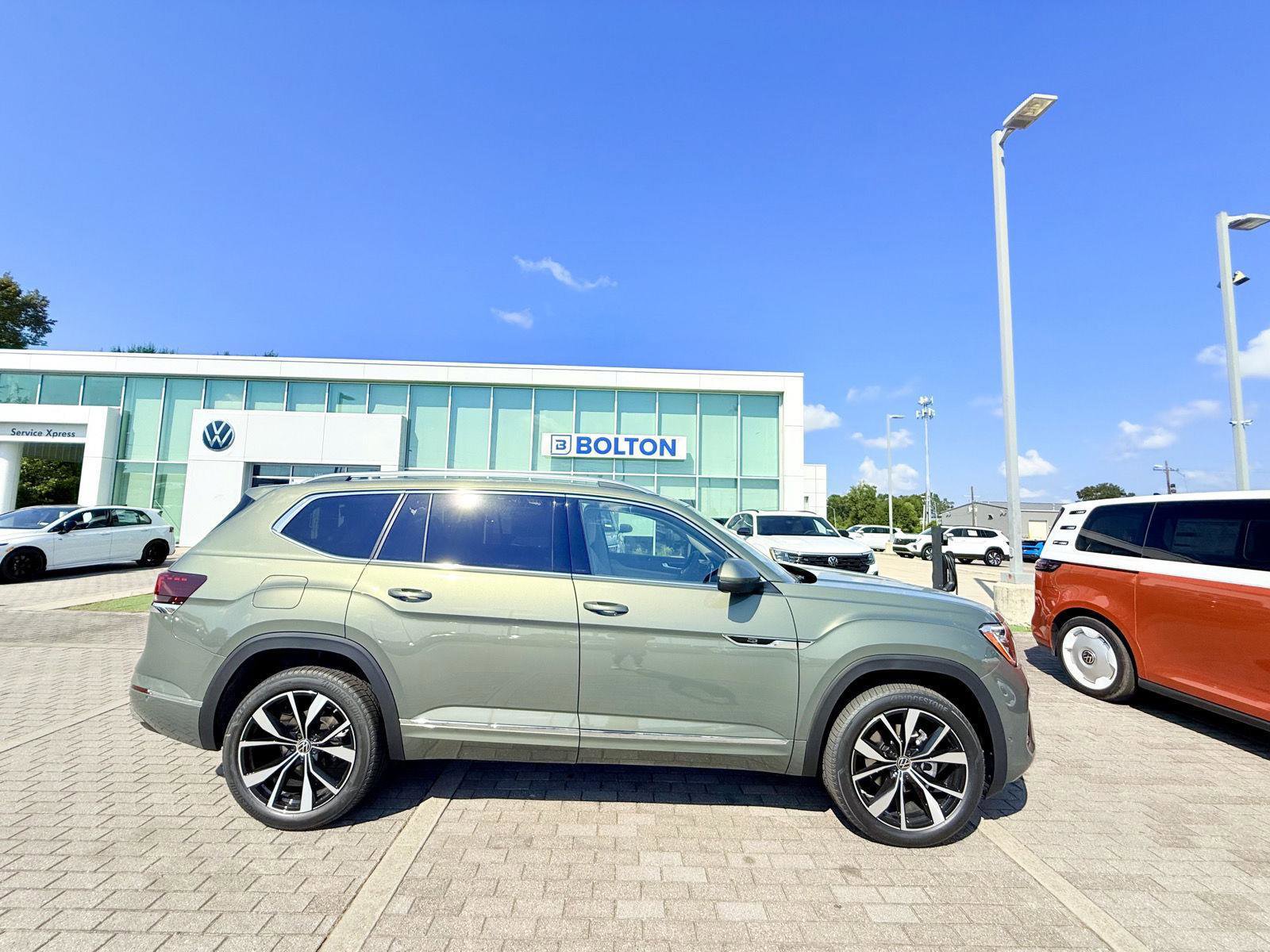 New 2026 Volkswagen Atlas SEL Premium R-Line image 2