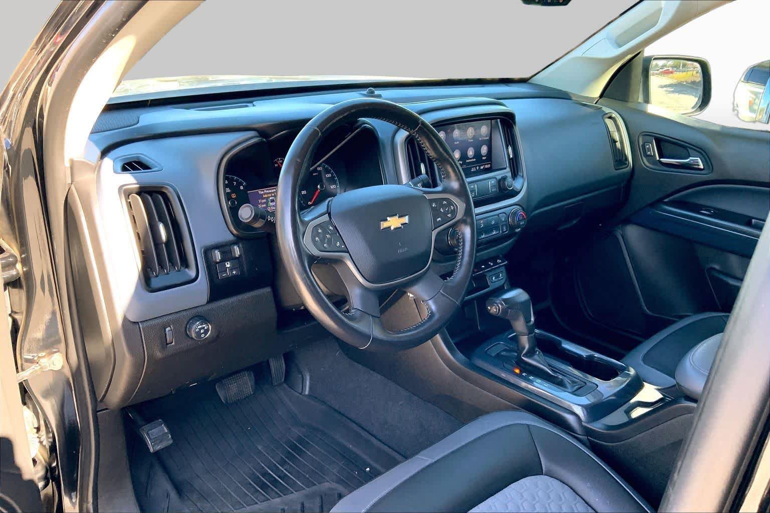Used 2021 Chevrolet Colorado Z71 w/ Z71 Midnight Edition RWD image 16