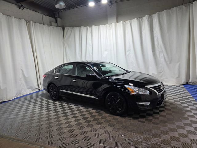 Used 2015 Nissan Altima 2.5 S w/ Power Driver Seat Package image 2