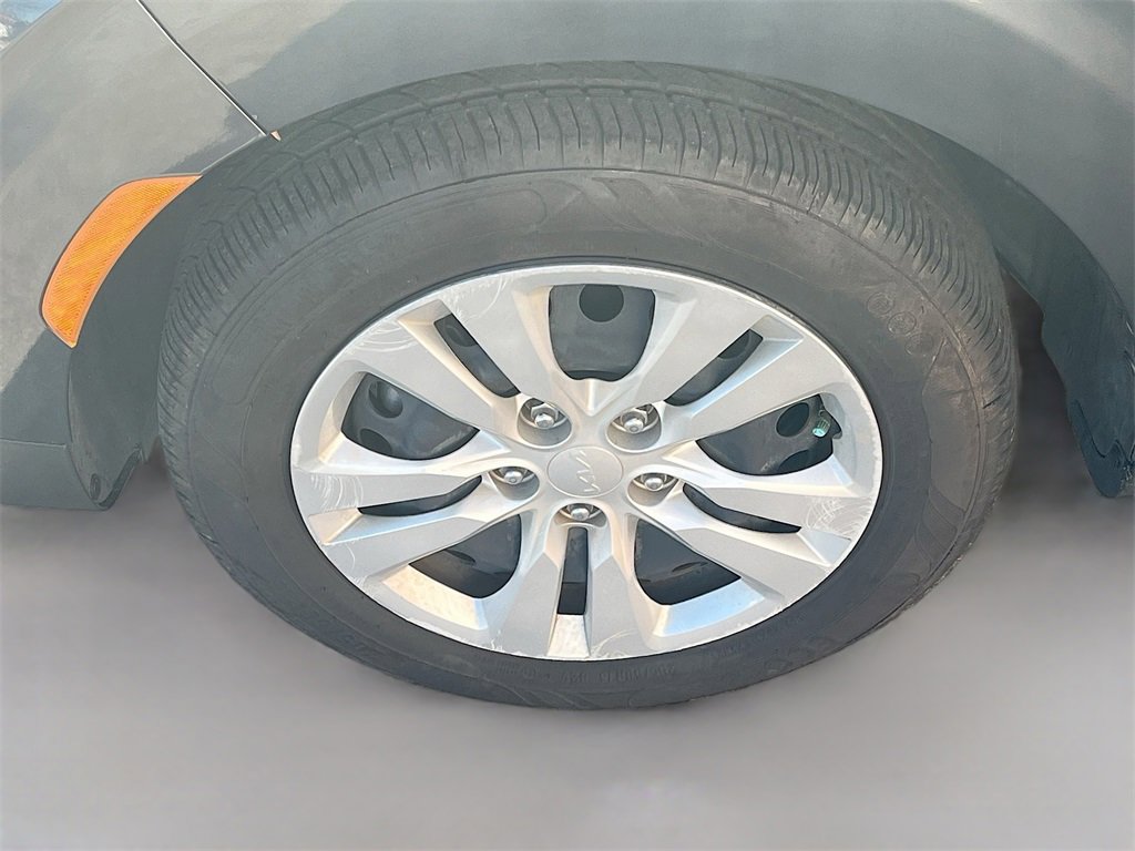 Used 2023 Kia Soul LX image 29