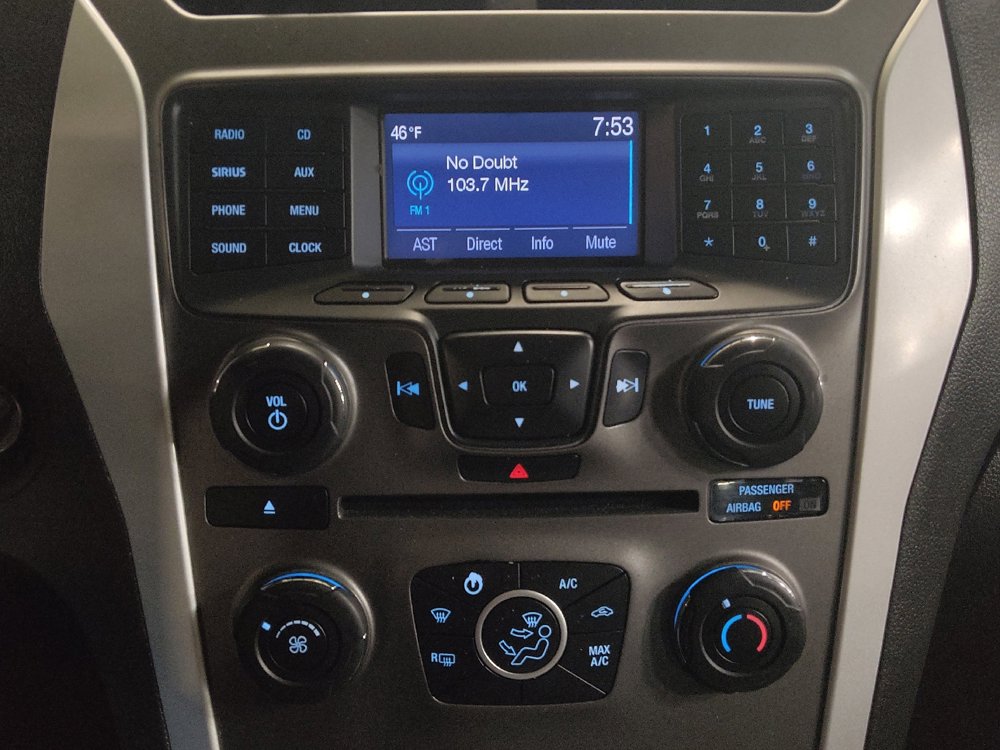 Used 2015 Ford Explorer XLT image 25