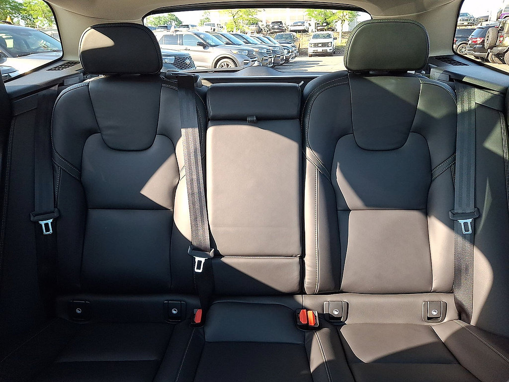 Certified 2025 Ford Explorer Active AWD/4WD image 13