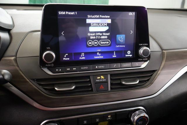 Used 2024 Nissan Altima 2.5 SV FWD image 19