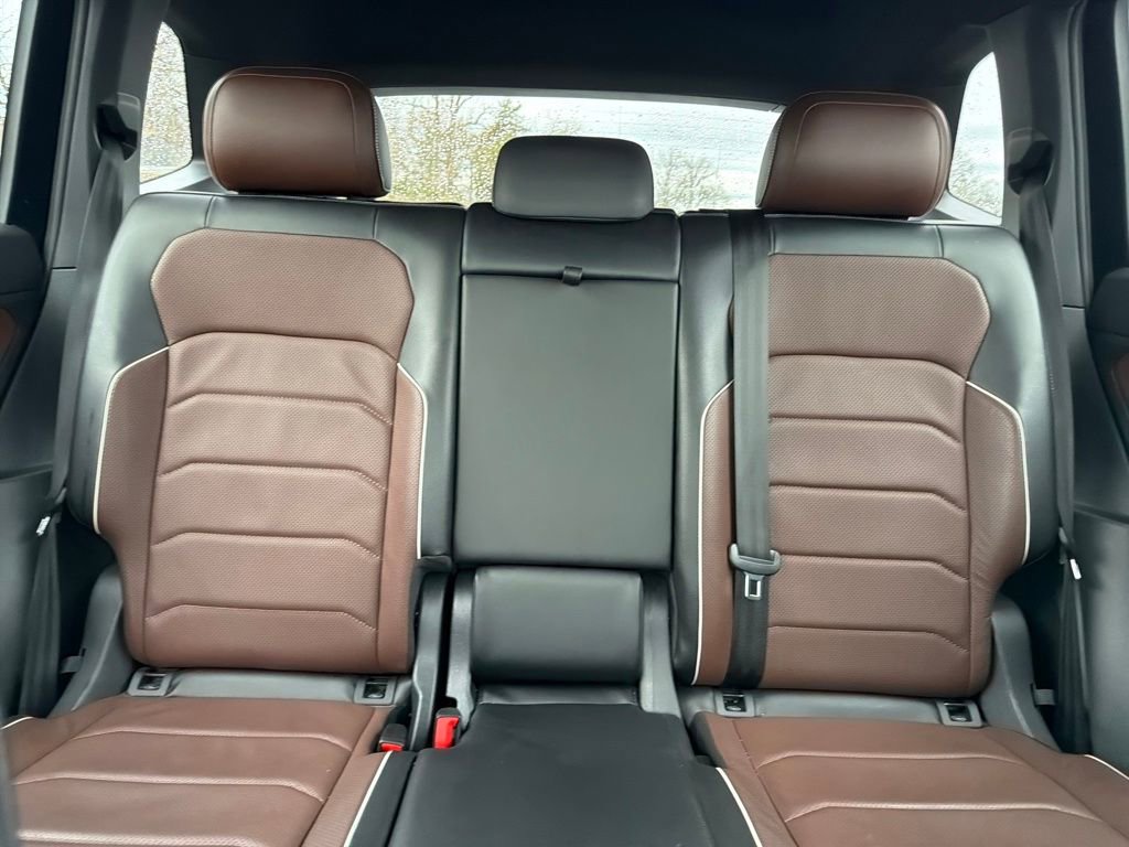 Used 2022 Volkswagen Tiguan SEL R-Line image 30