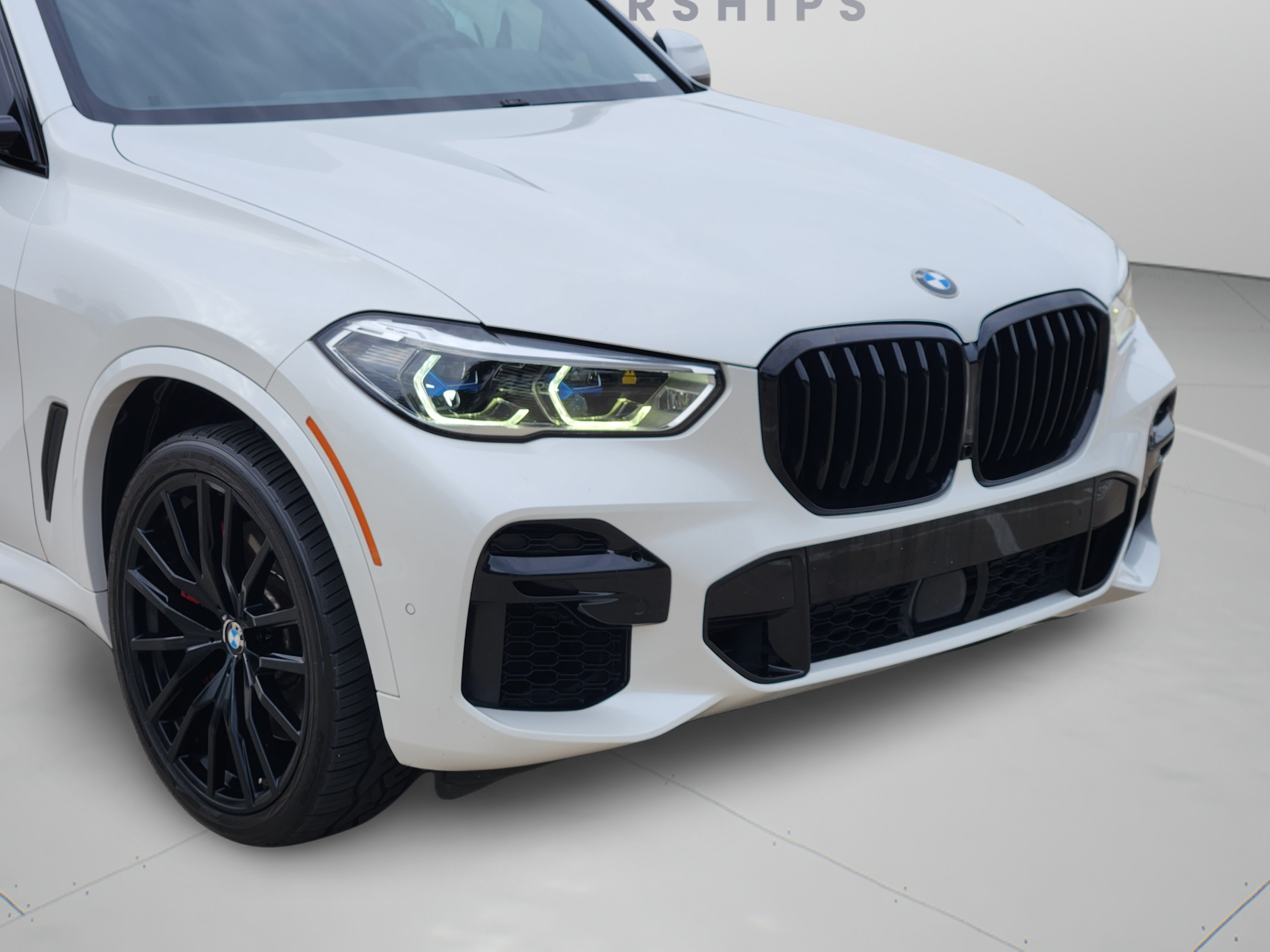 Used 2022 BMW X5 M50i w/ Executive Package AWD/4WD image 32