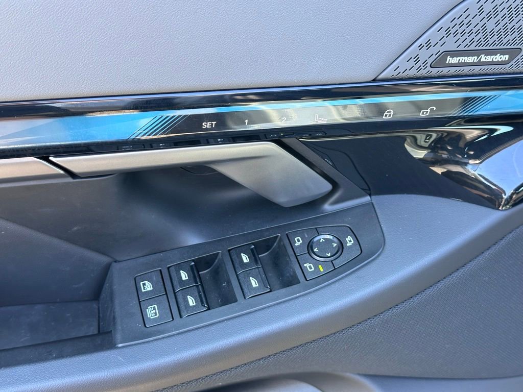 Certified 2025 BMW i5 xDrive40 w/ Executive Package AWD/4WD image 17