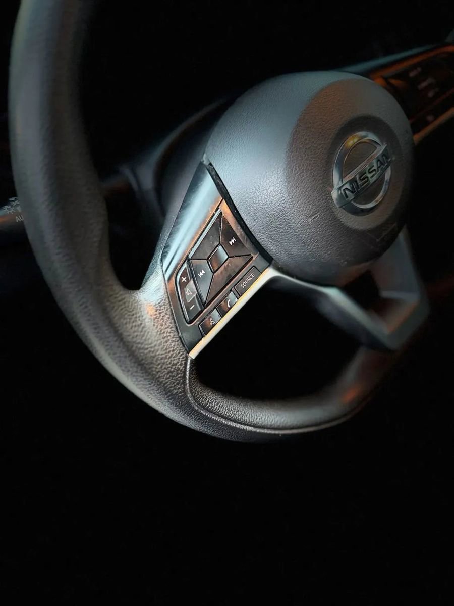 Used 2020 Nissan Kicks S image 14