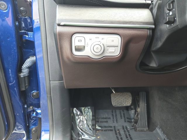 Used 2021 Mercedes-Benz GLS 450 4MATIC image 18