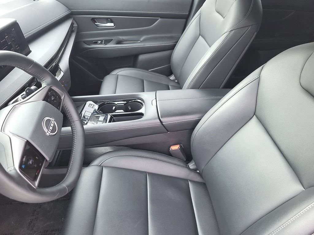 Used 2025 Nissan Murano SV AWD/4WD image 24