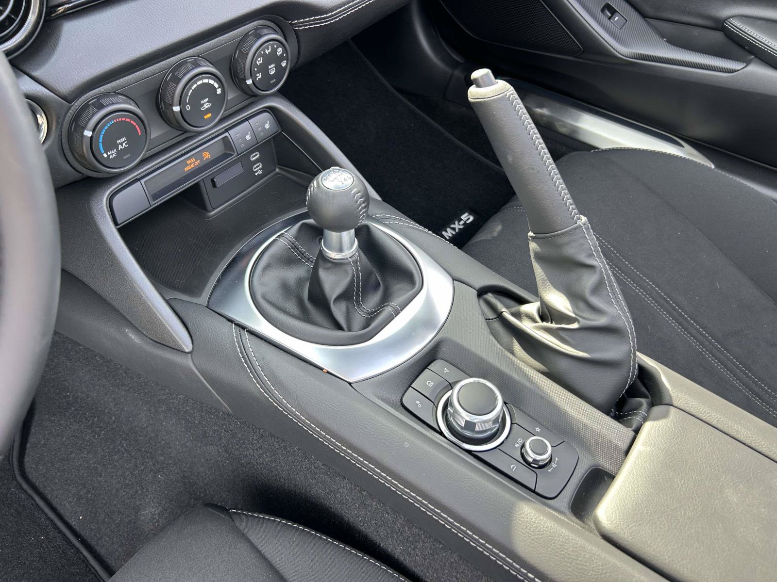 Used 2026 MAZDA MX-5 Miata Club w/ Interior Package RWD image 11