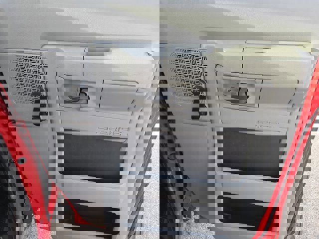 Used 2011 Ford E-250 and Econoline 250 image 4